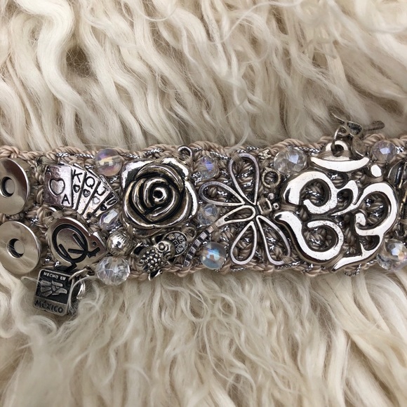 One of a kind handmade Macrame’ Bracelet - Picture 2 of 6